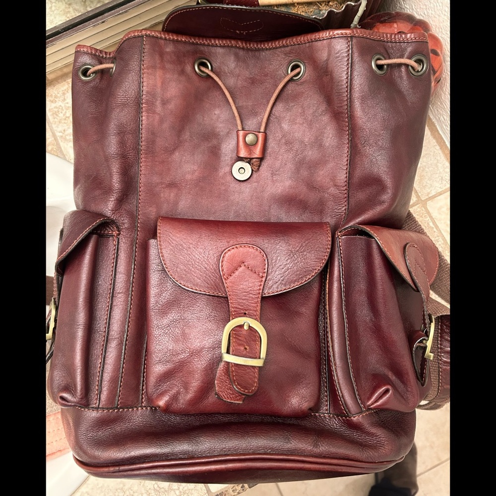 Old Angler Leather Backpack - Picture 10 of 15